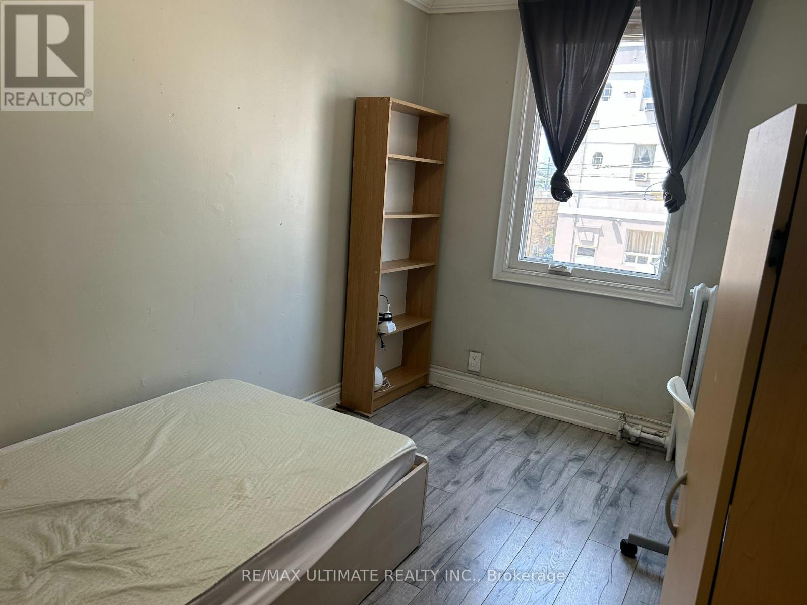 2 - 5 Roncesvalles Avenue Property Photo 3
