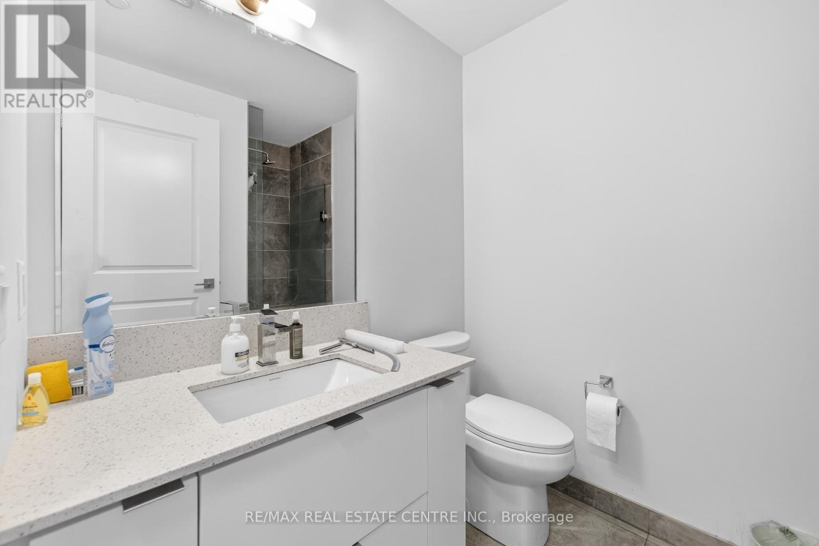 610 - 30 Elm Drive Property Photo 19