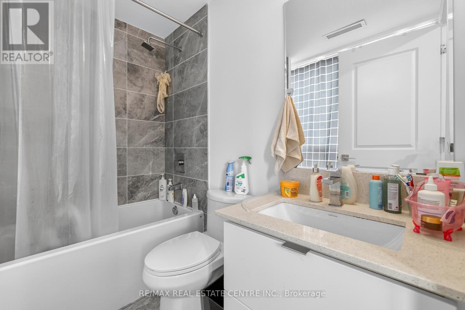 610 - 30 Elm Drive Property Photo 24