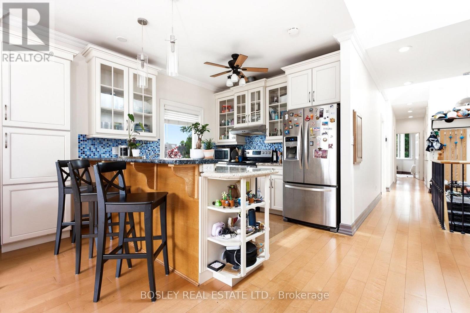 3 - 115 Roncesvalles Avenue Property Photo 7