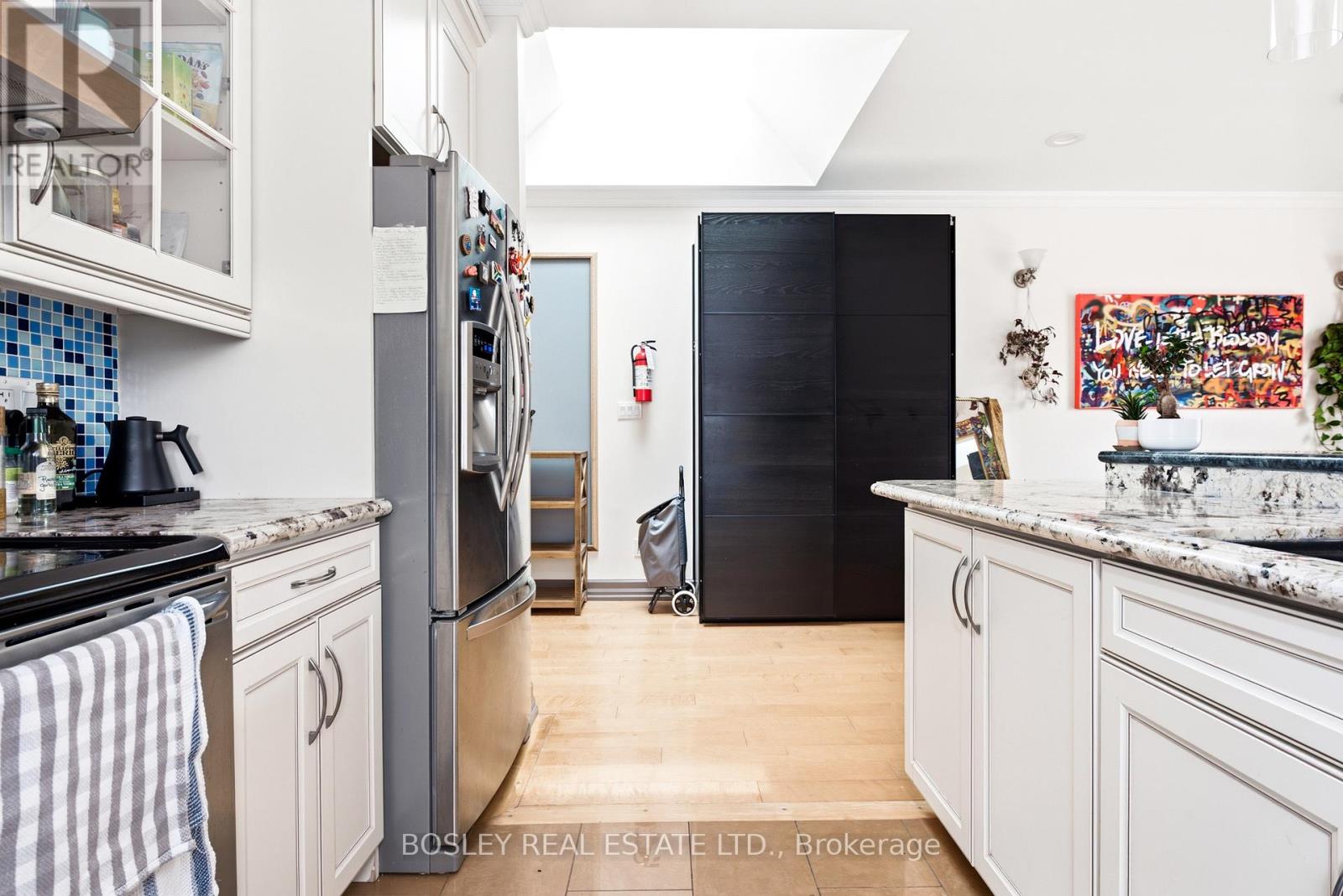 3 - 115 Roncesvalles Avenue Property Photo 12