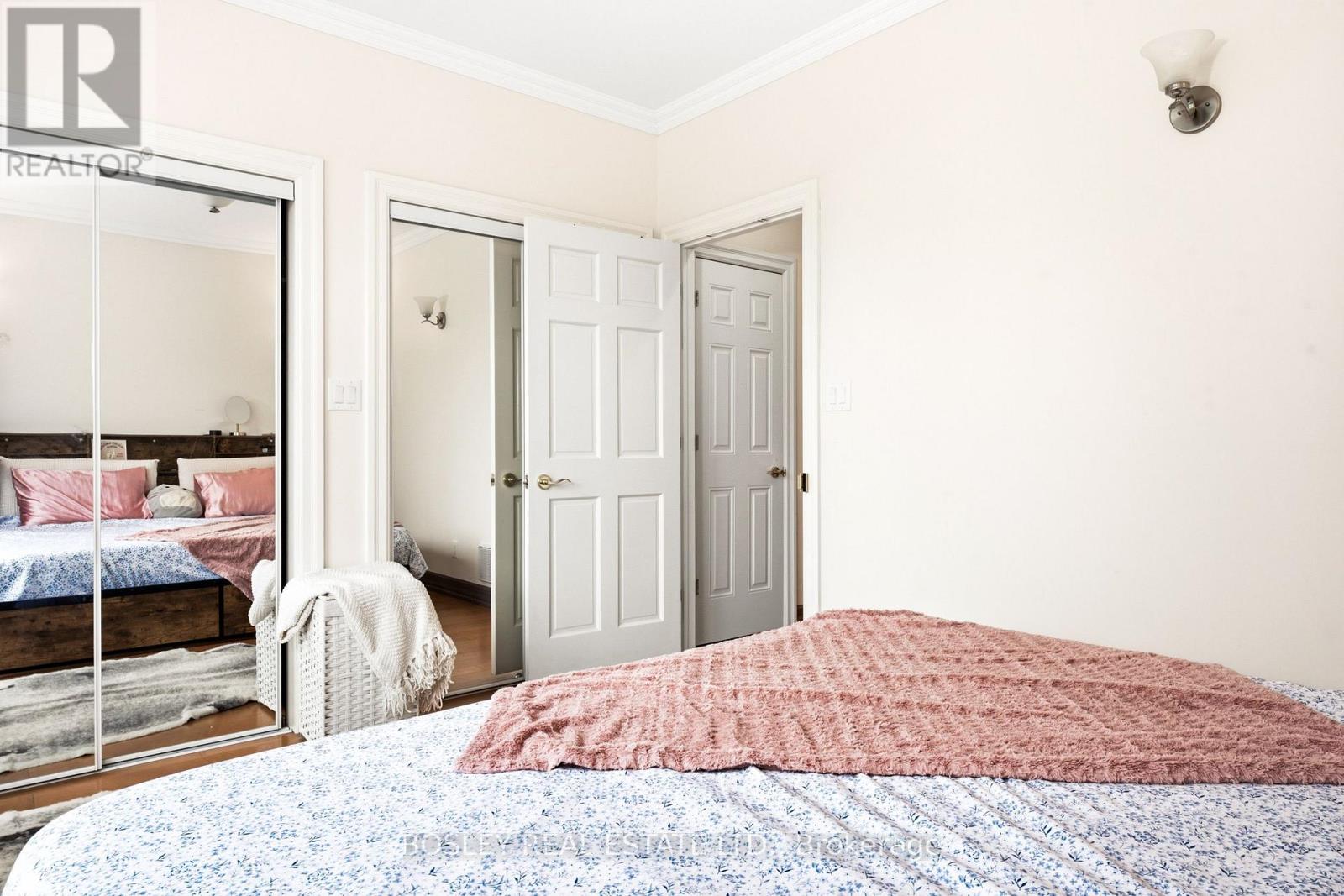 3 - 115 Roncesvalles Avenue Property Photo 17