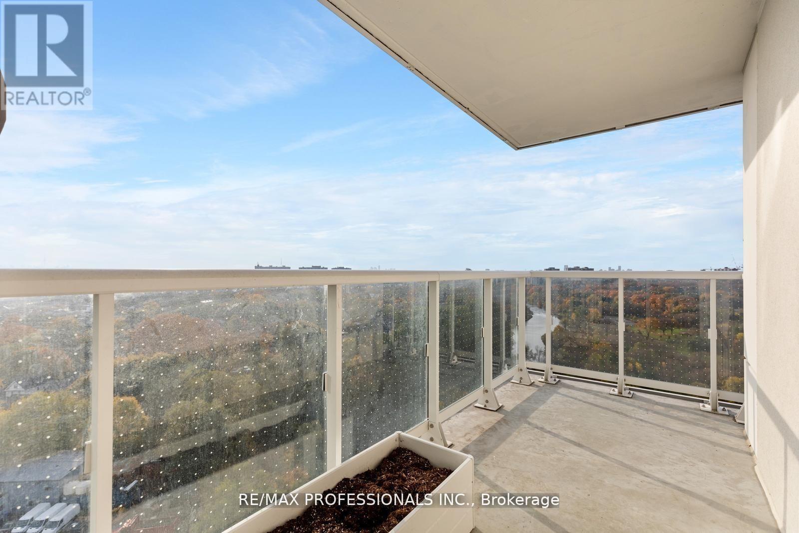 1603 - 10 Wilby Crescent Property Photo 6