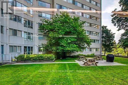 2101 - 3700 Kaneff Crescent Property Photo 39