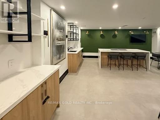 2101 - 3700 Kaneff Crescent Property Photo 42