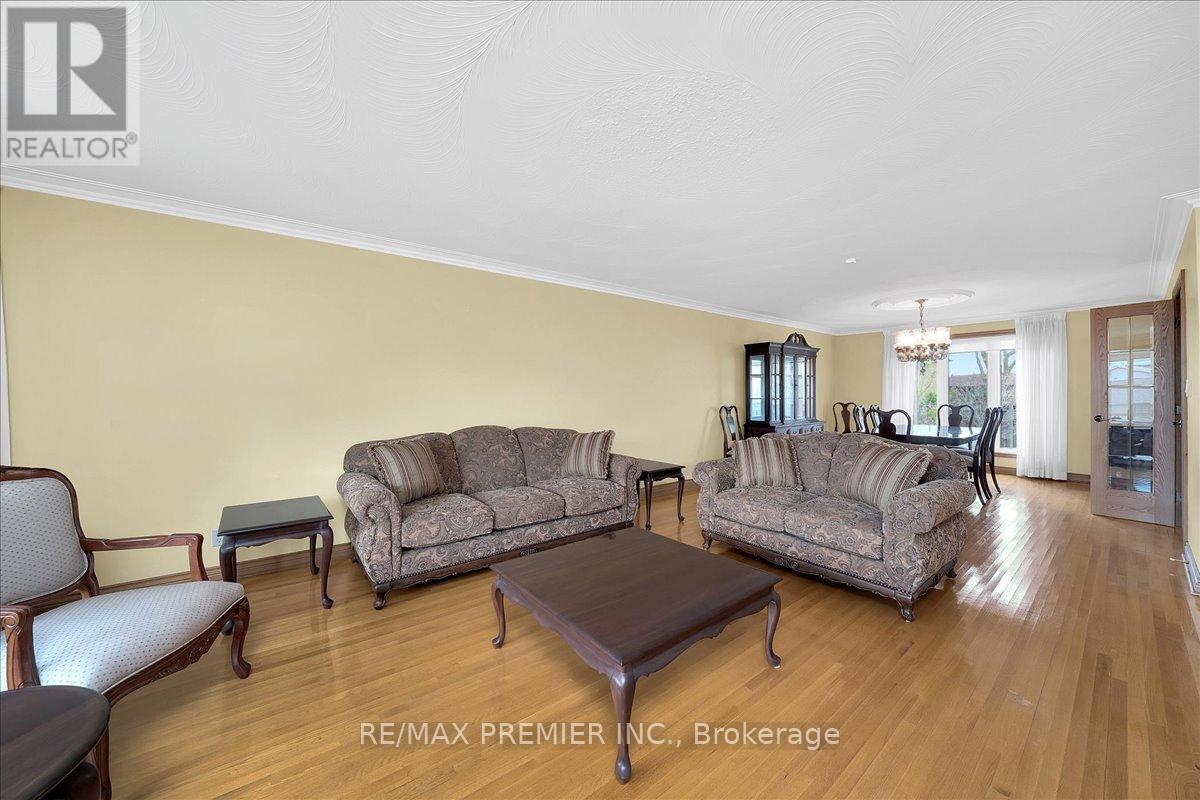 100 Hallsport Crescent Property Photo 6