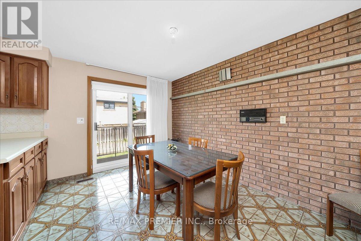 100 Hallsport Crescent Property Photo 13