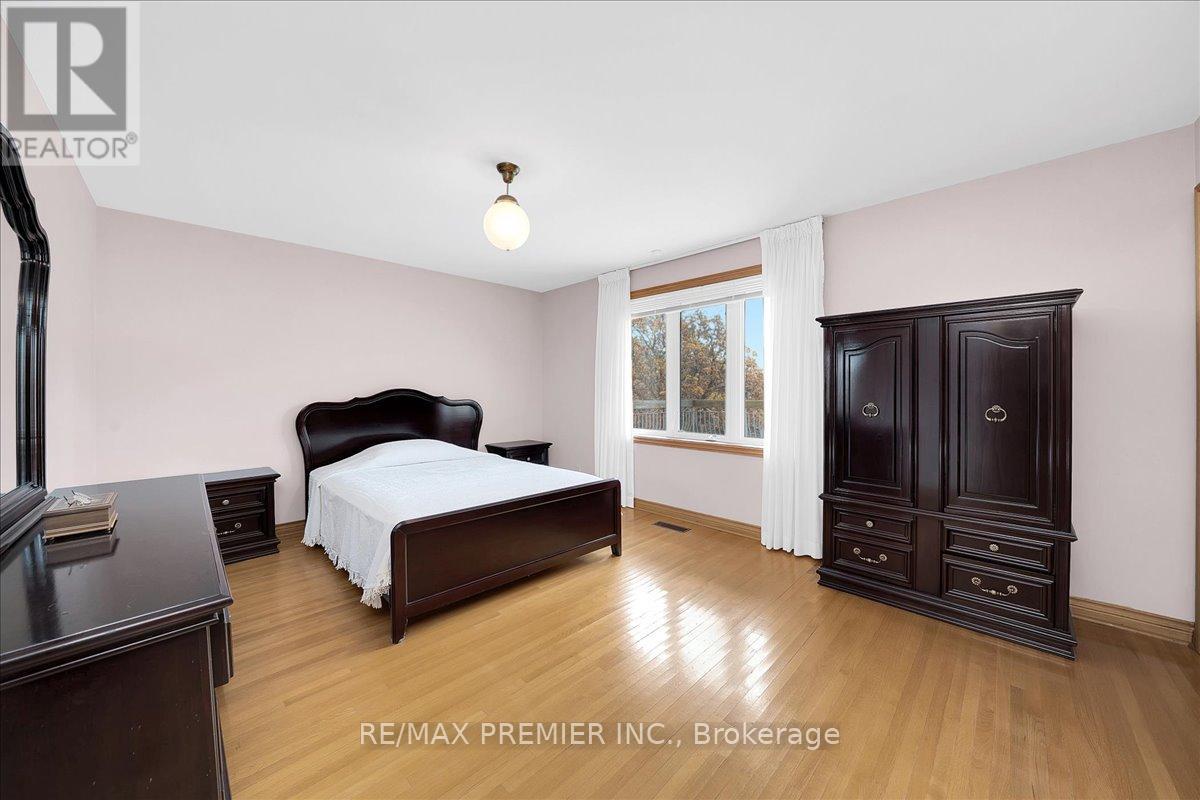 100 Hallsport Crescent Property Photo 31