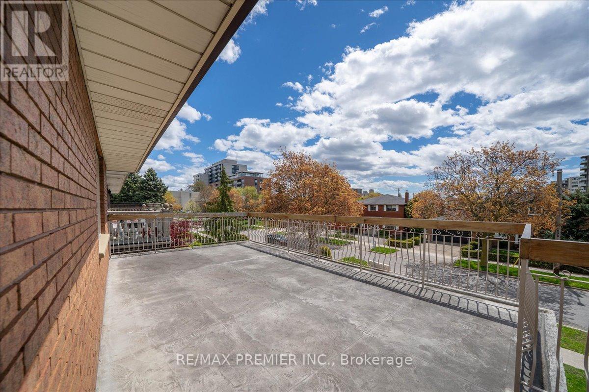100 Hallsport Crescent Property Photo 32