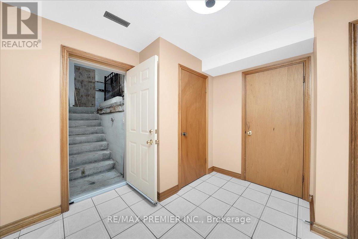 100 Hallsport Crescent Property Photo 34