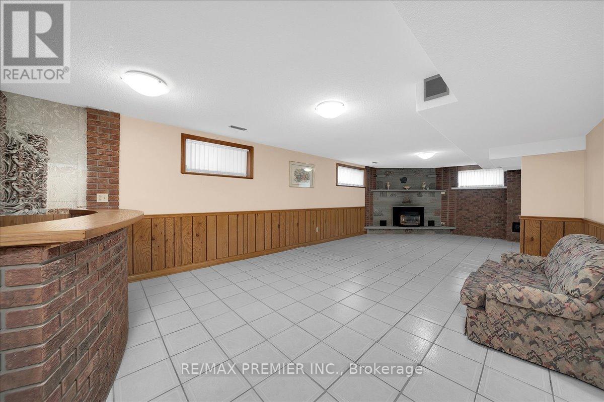100 Hallsport Crescent Property Photo 38
