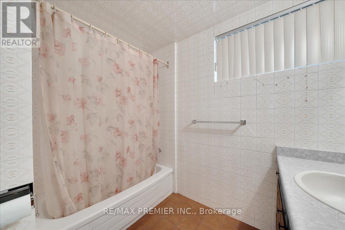 100 Hallsport Crescent Property Photo 44