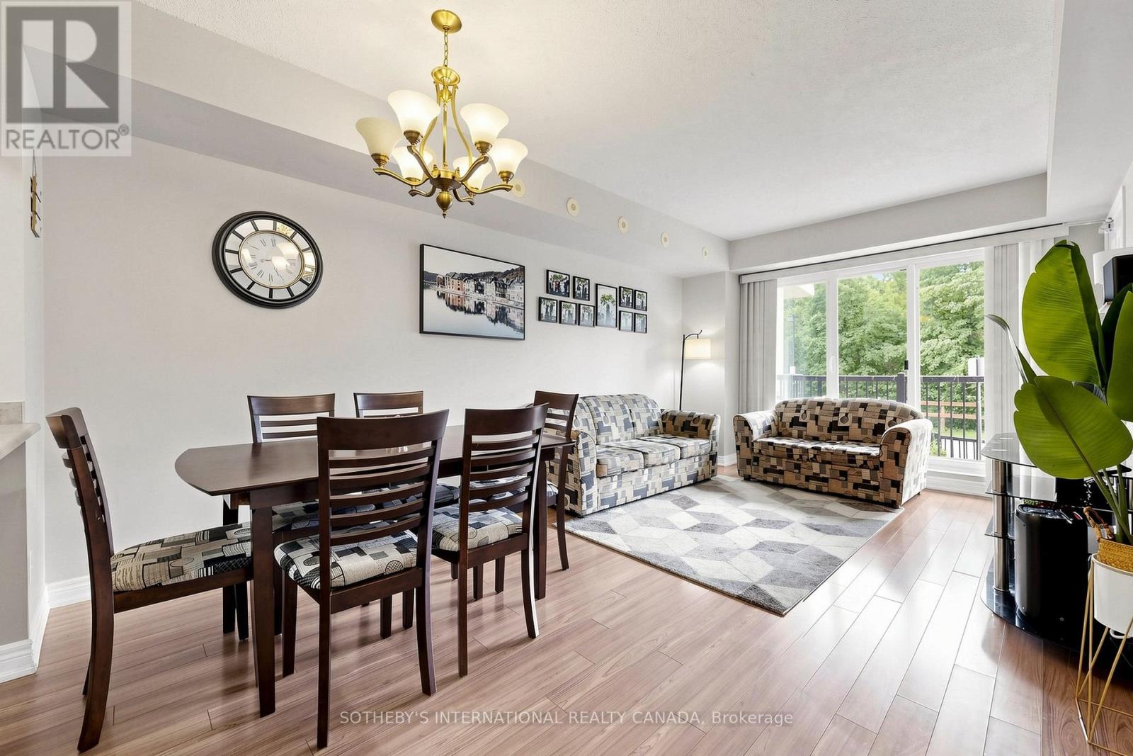 2012 - 3035 Finch Avenue W Property Photo 8