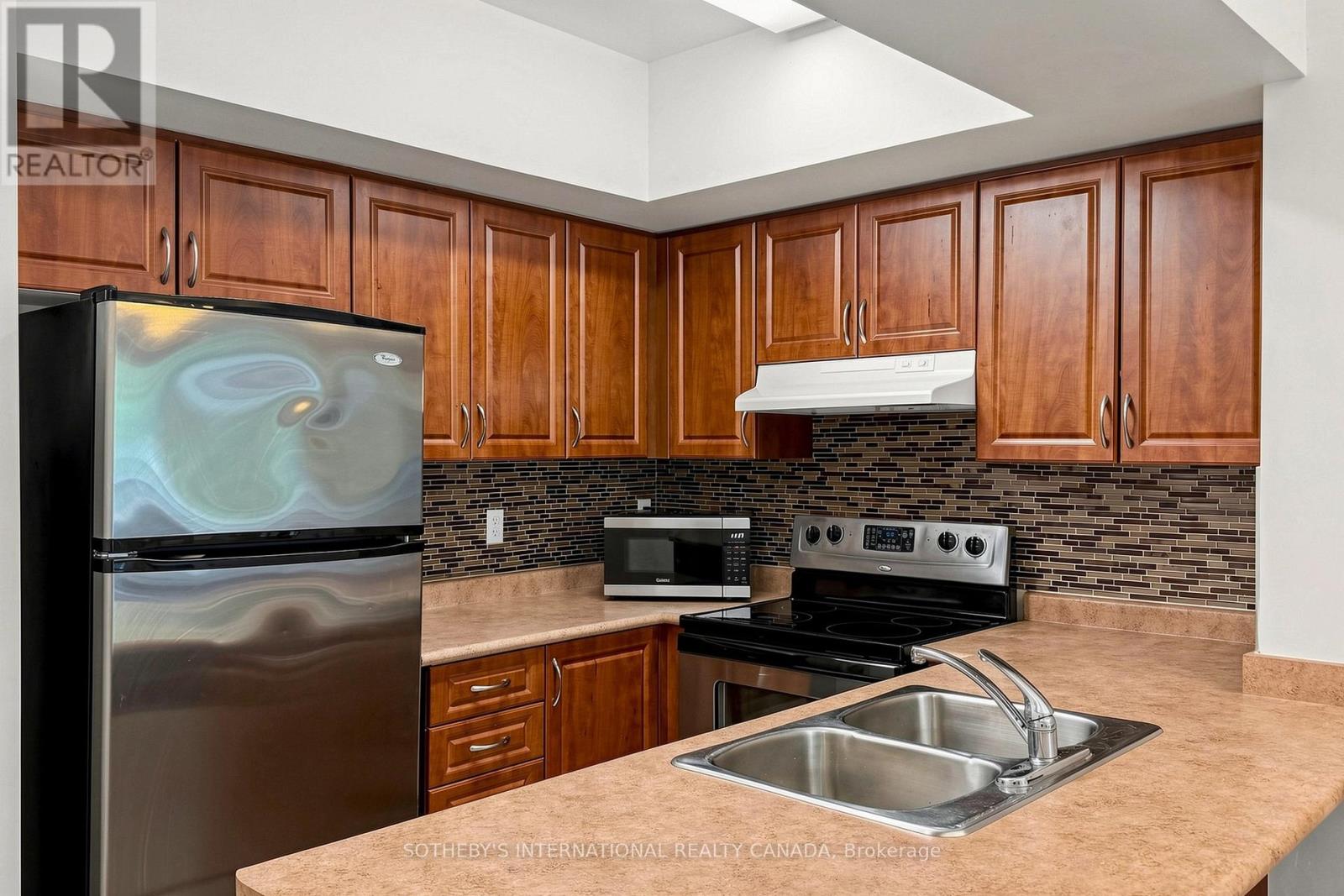 2012 - 3035 Finch Avenue W Property Photo 9