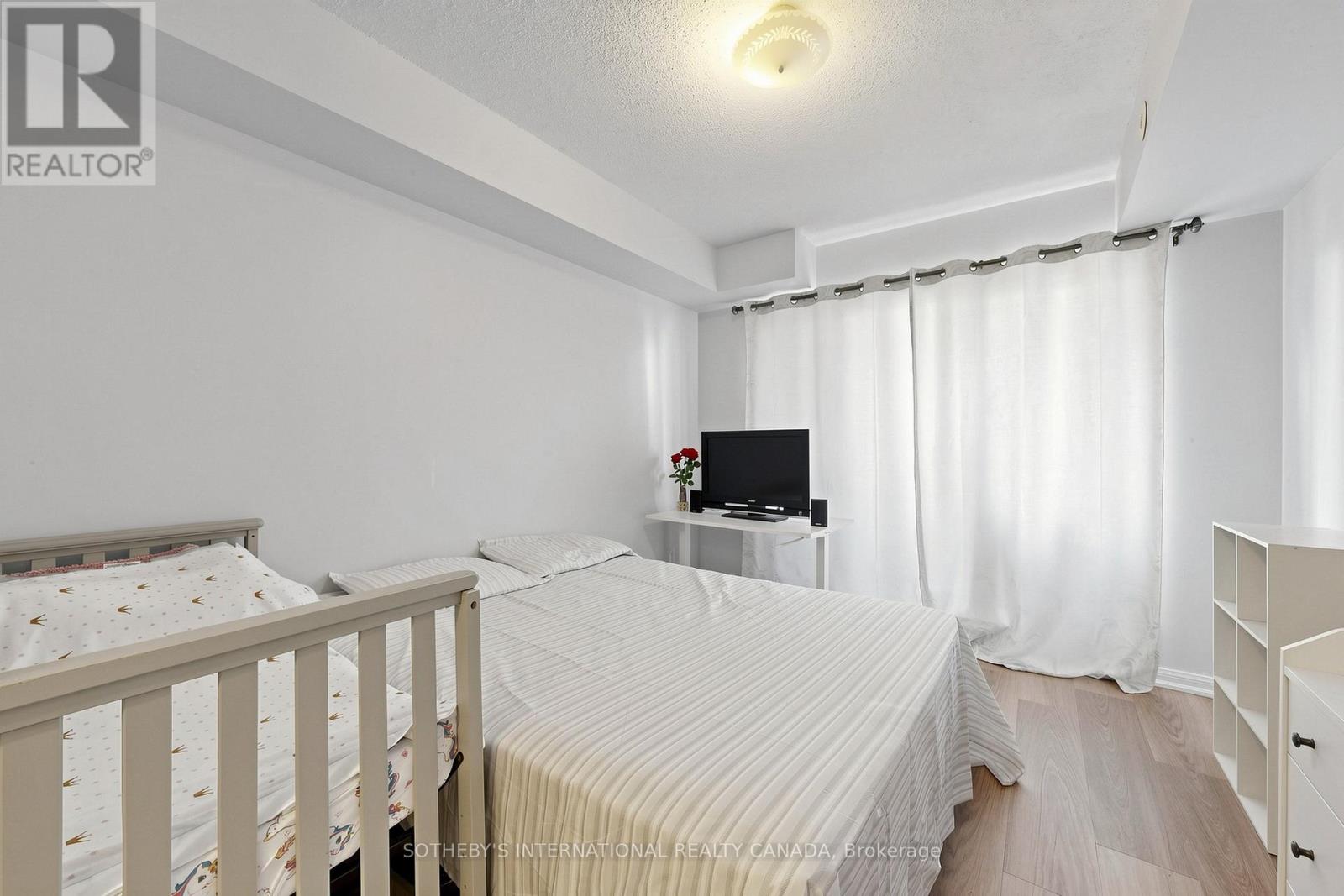 2012 - 3035 Finch Avenue W Property Photo 13