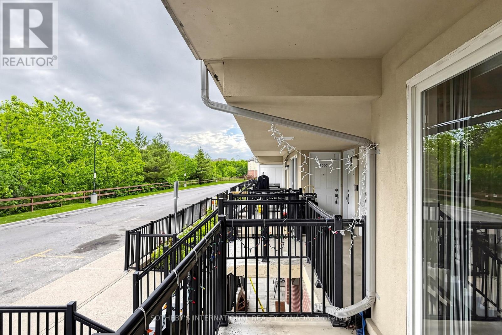 2012 - 3035 Finch Avenue W Property Photo 20