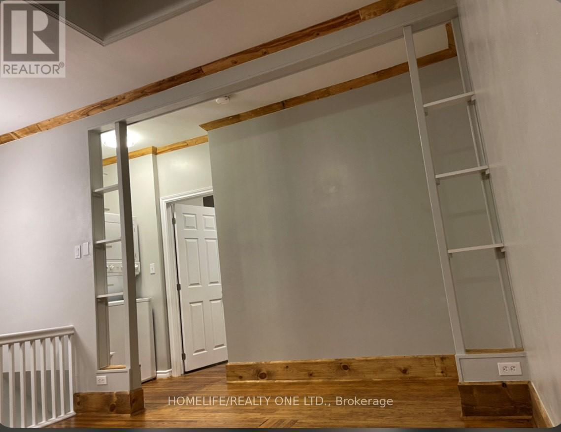 1600 Queen Street W Property Photo 23