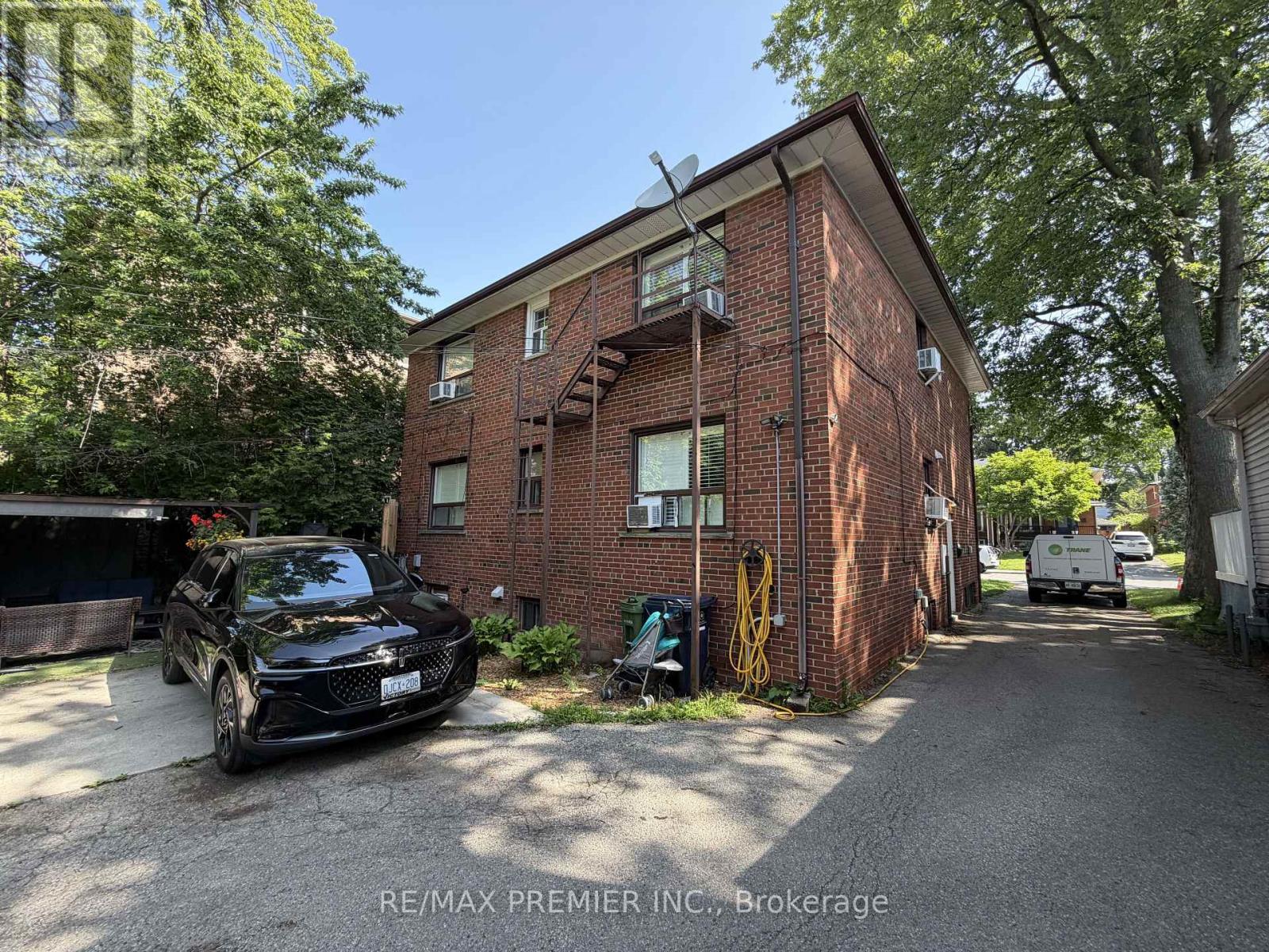 58 Forty-first Street Property Photo 2