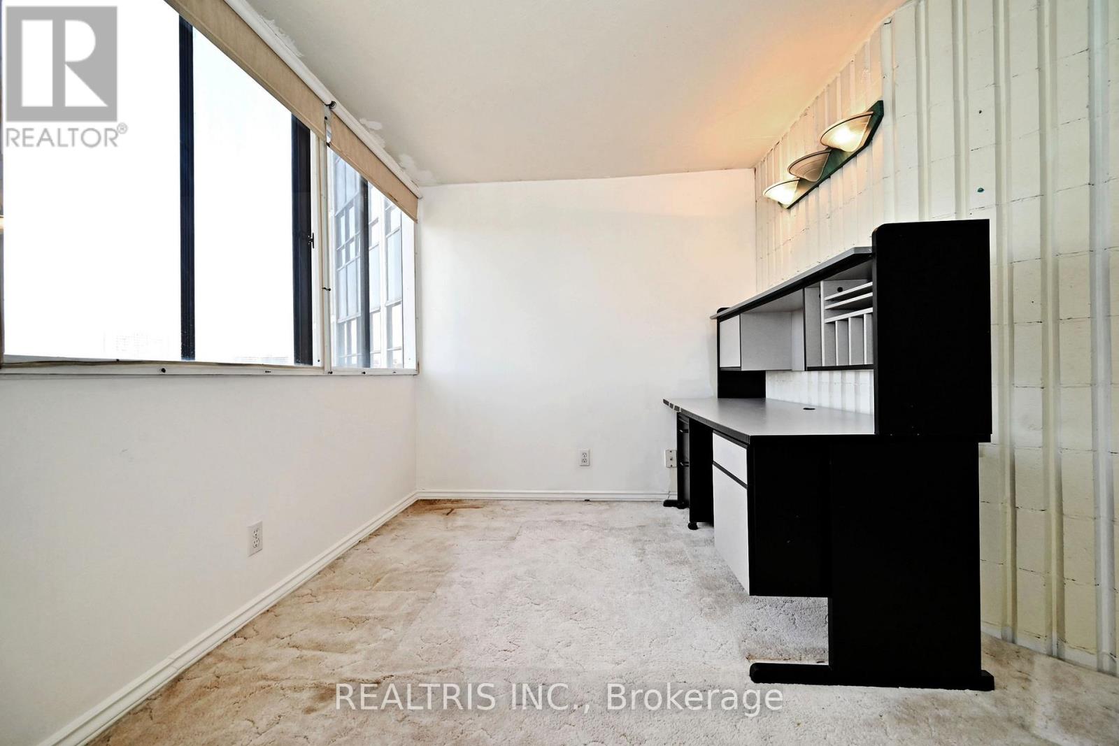 807 - 2323 Confederation Parkway Property Photo 19