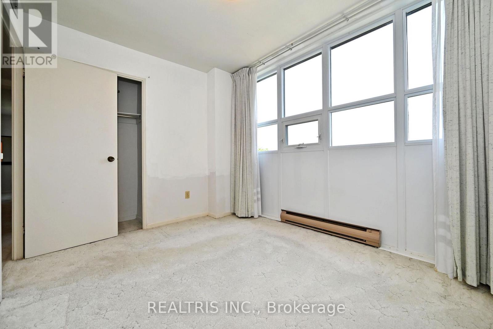 807 - 2323 Confederation Parkway Property Photo 40