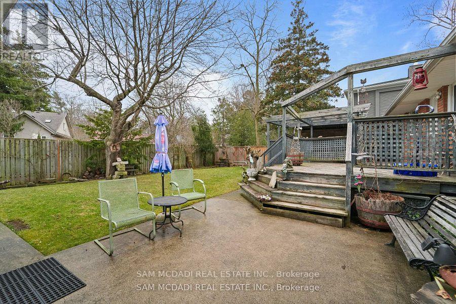 2470 Meadowood Crescent Property Photo 12