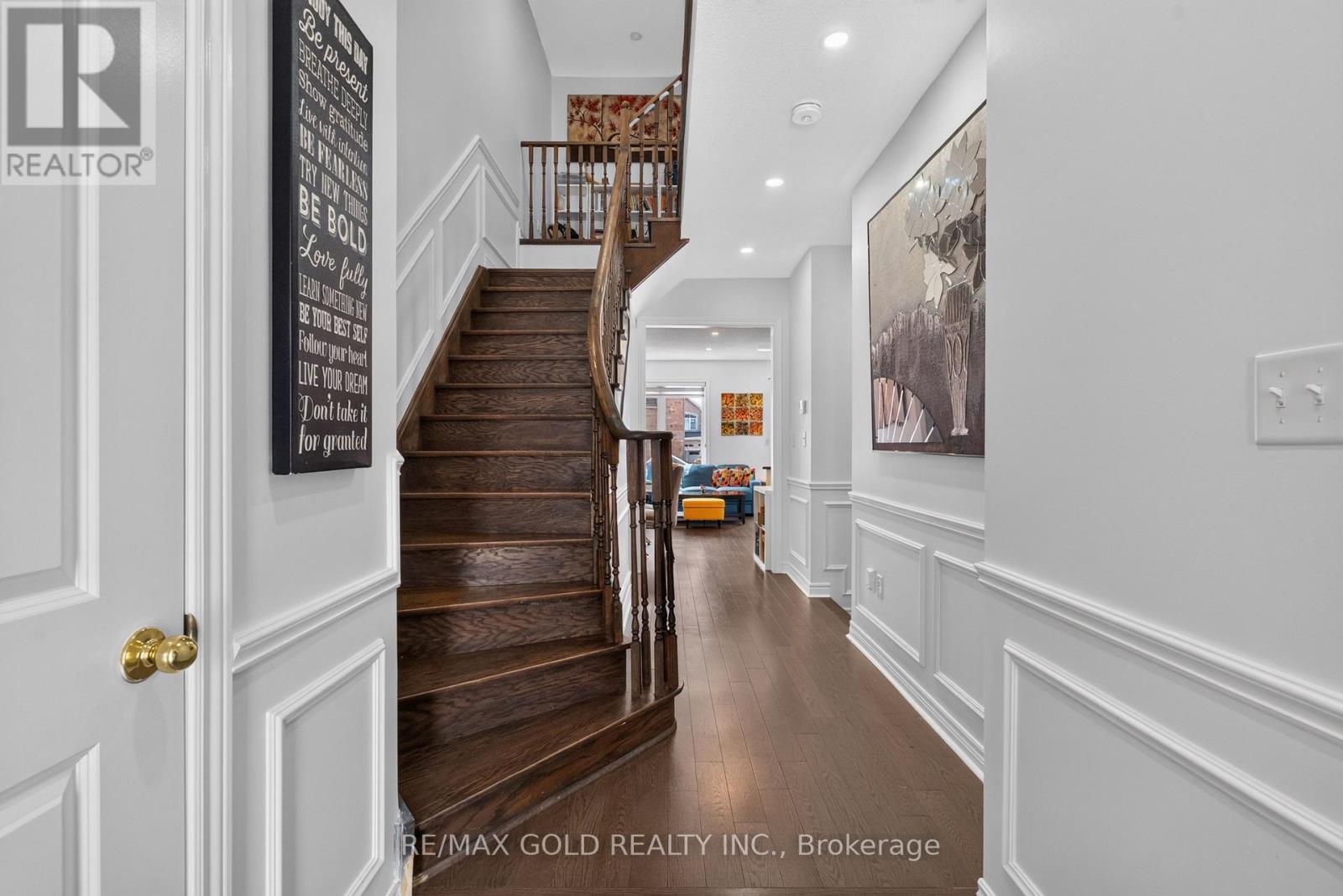 29 Rangemore Road E Property Photo 6