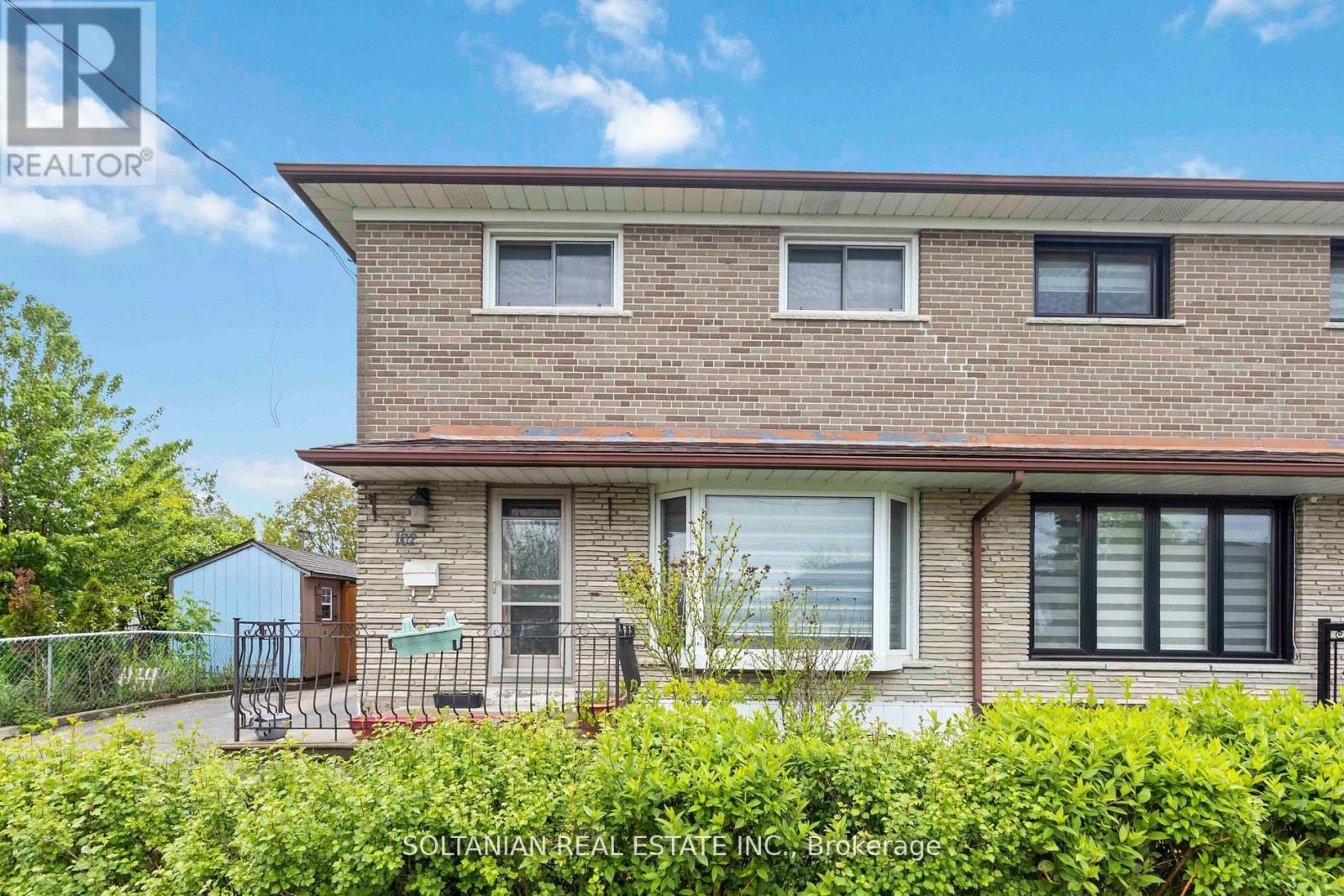 102 Elnathan Crescent Property Photo 2