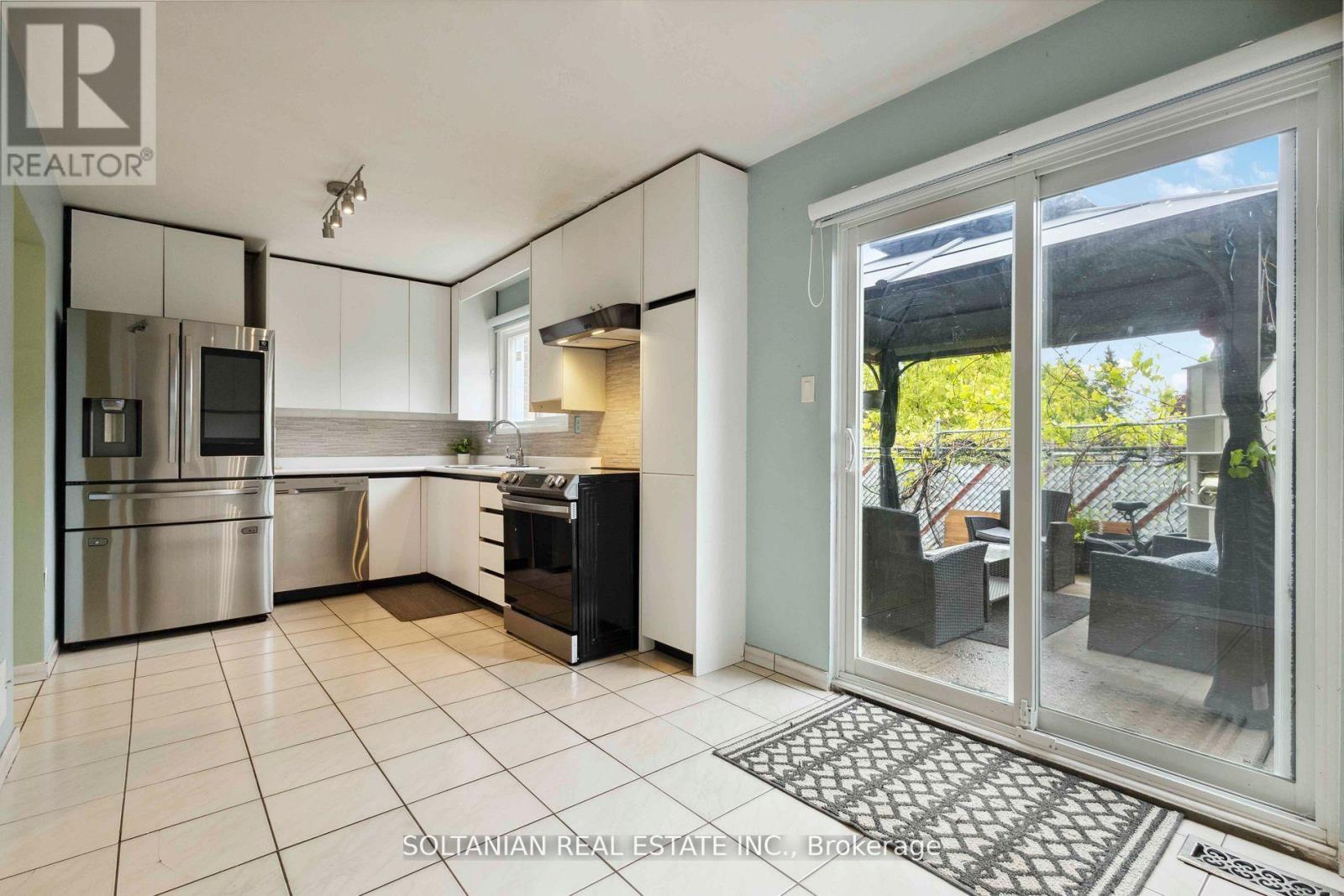 102 Elnathan Crescent Property Photo 12