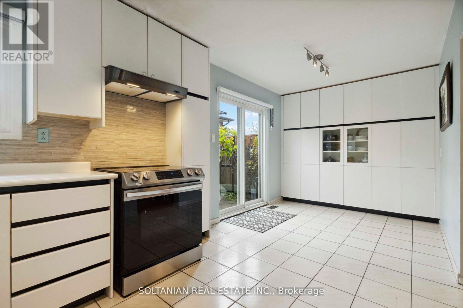 102 Elnathan Crescent Property Photo 15