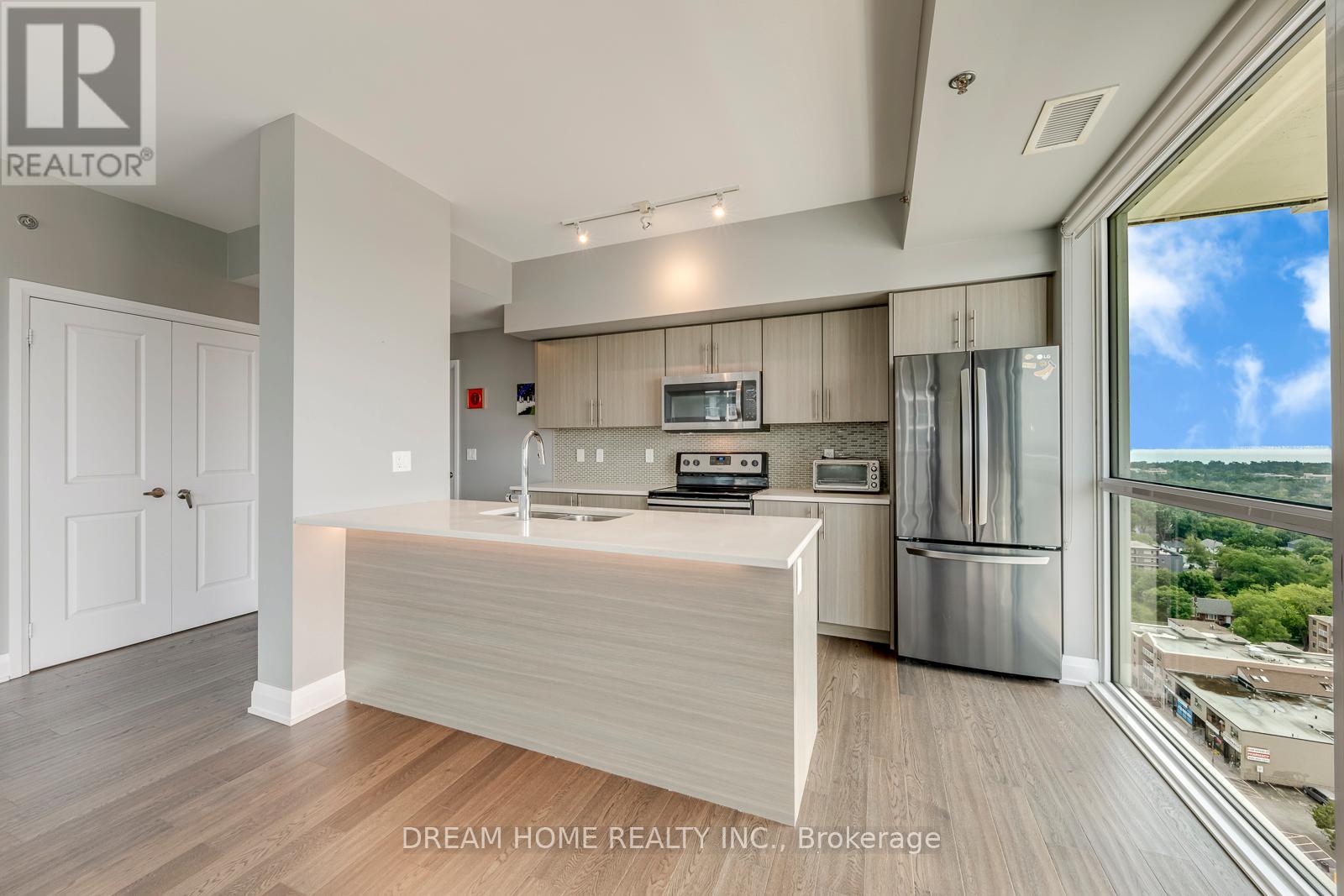 1609 - 55 Speers Road Property Photo 1