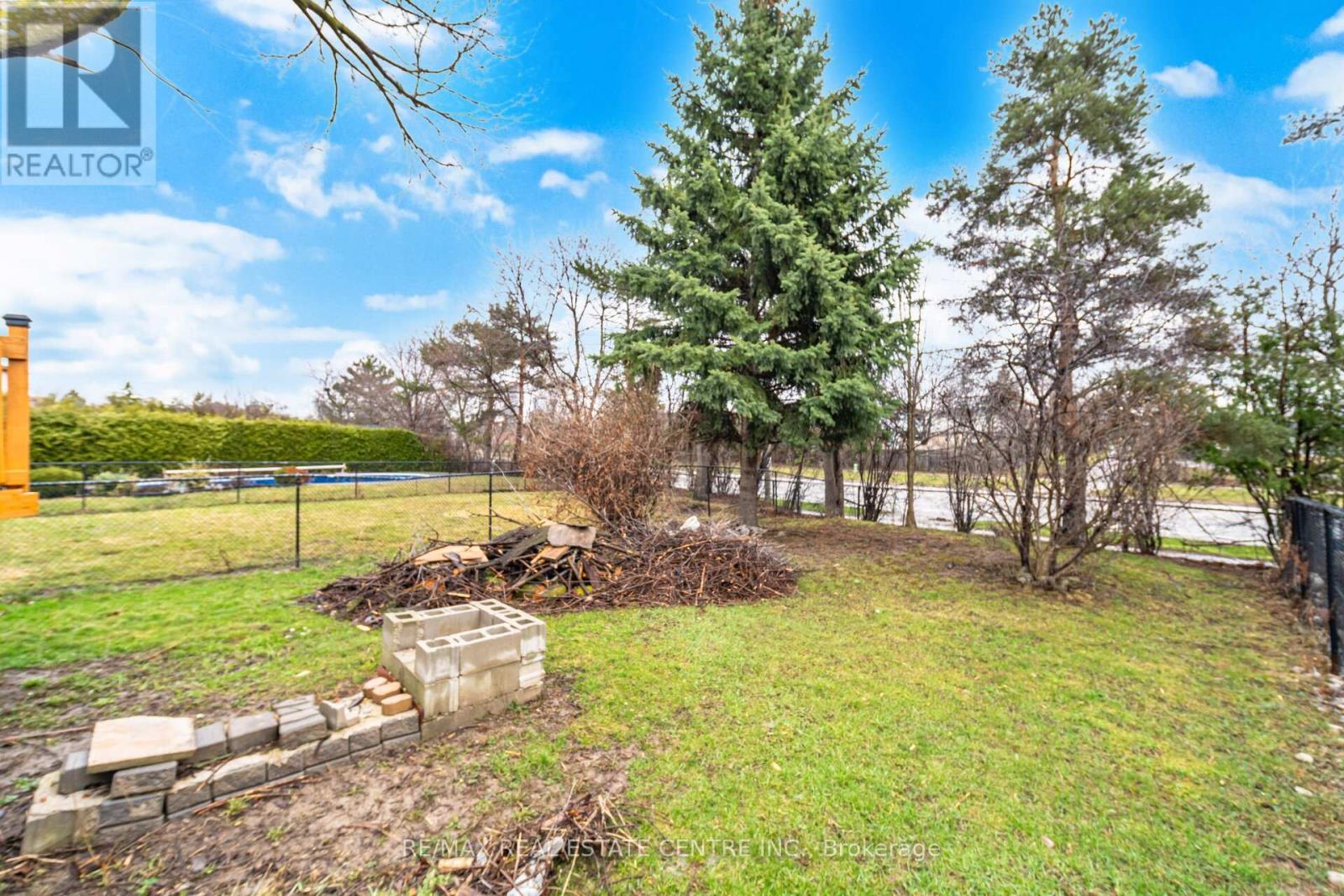 32 Dafoe Crescent Property Photo 45