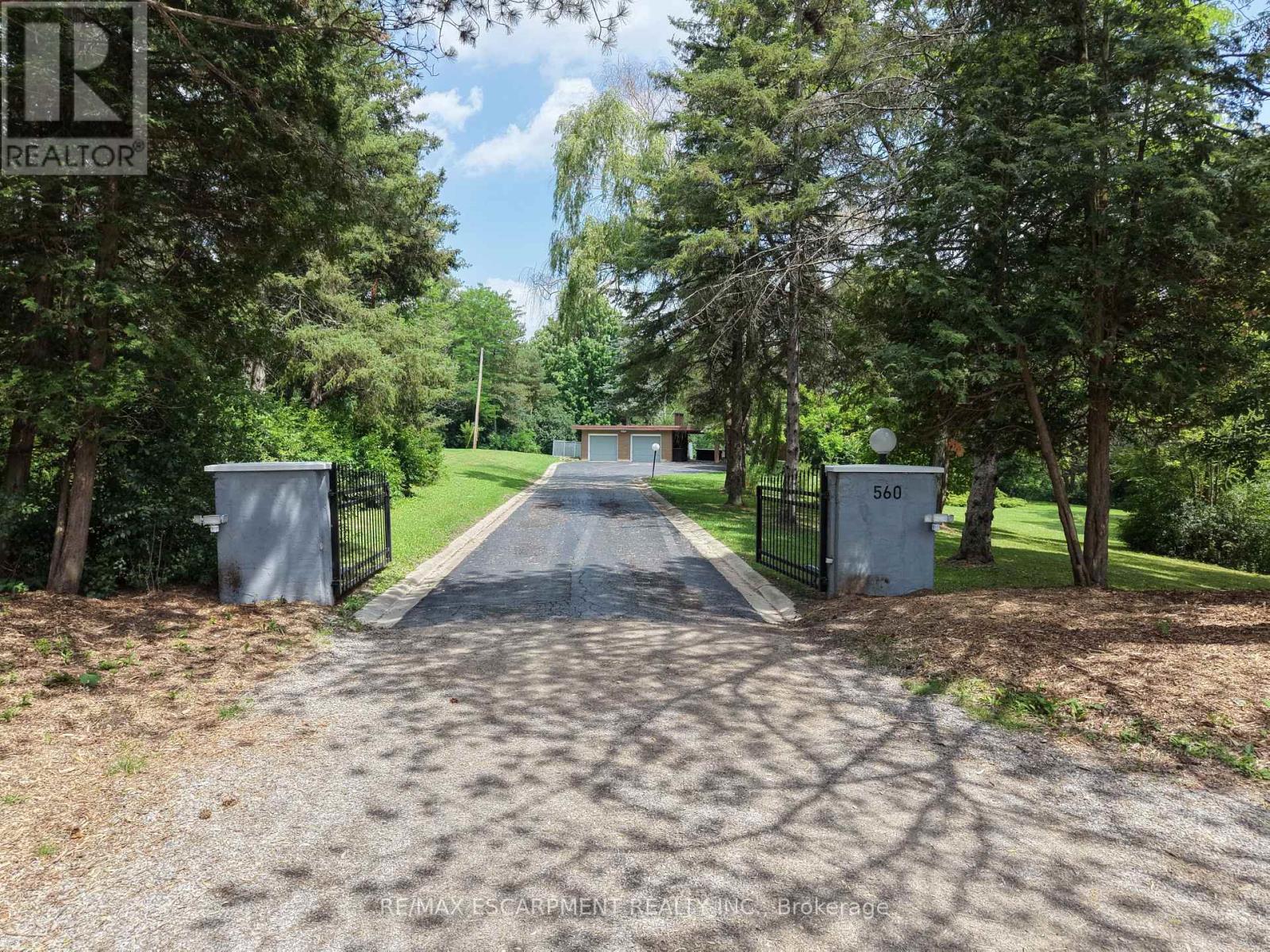 560 Crane Court Property Photo 1