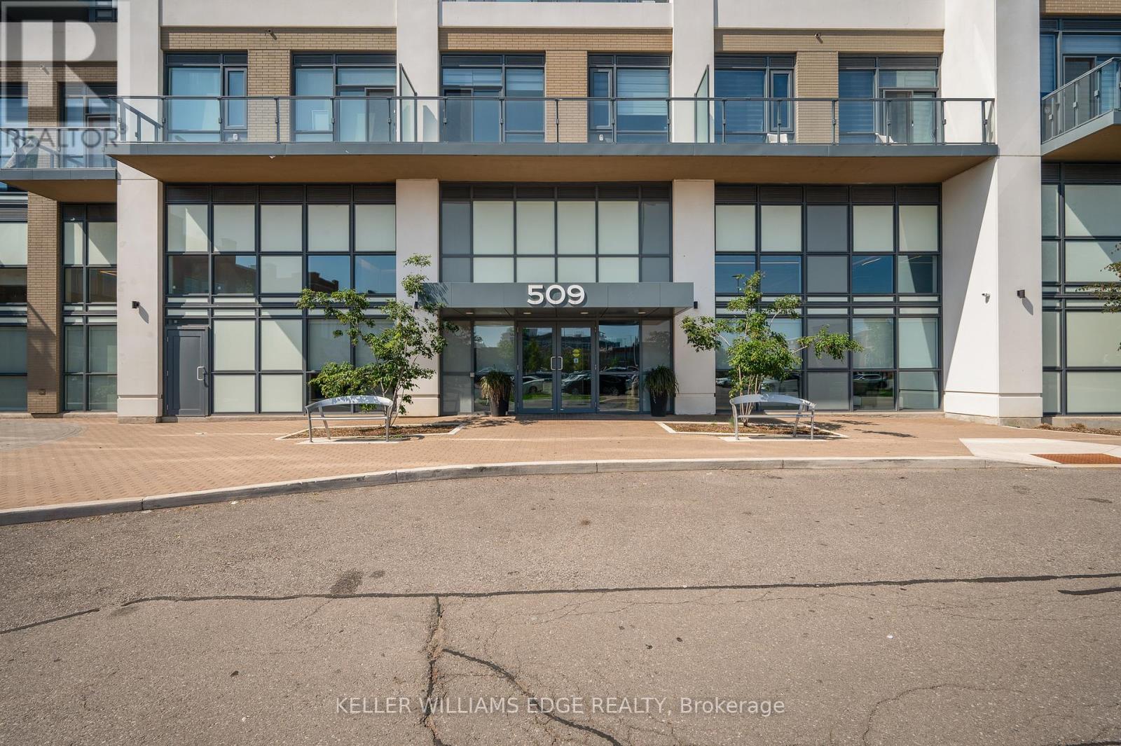 305 - 509 Dundas Street W Property Photo 8