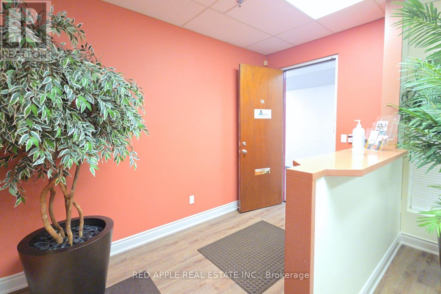 15 - 3045 Southcreek Road Property Photo 2