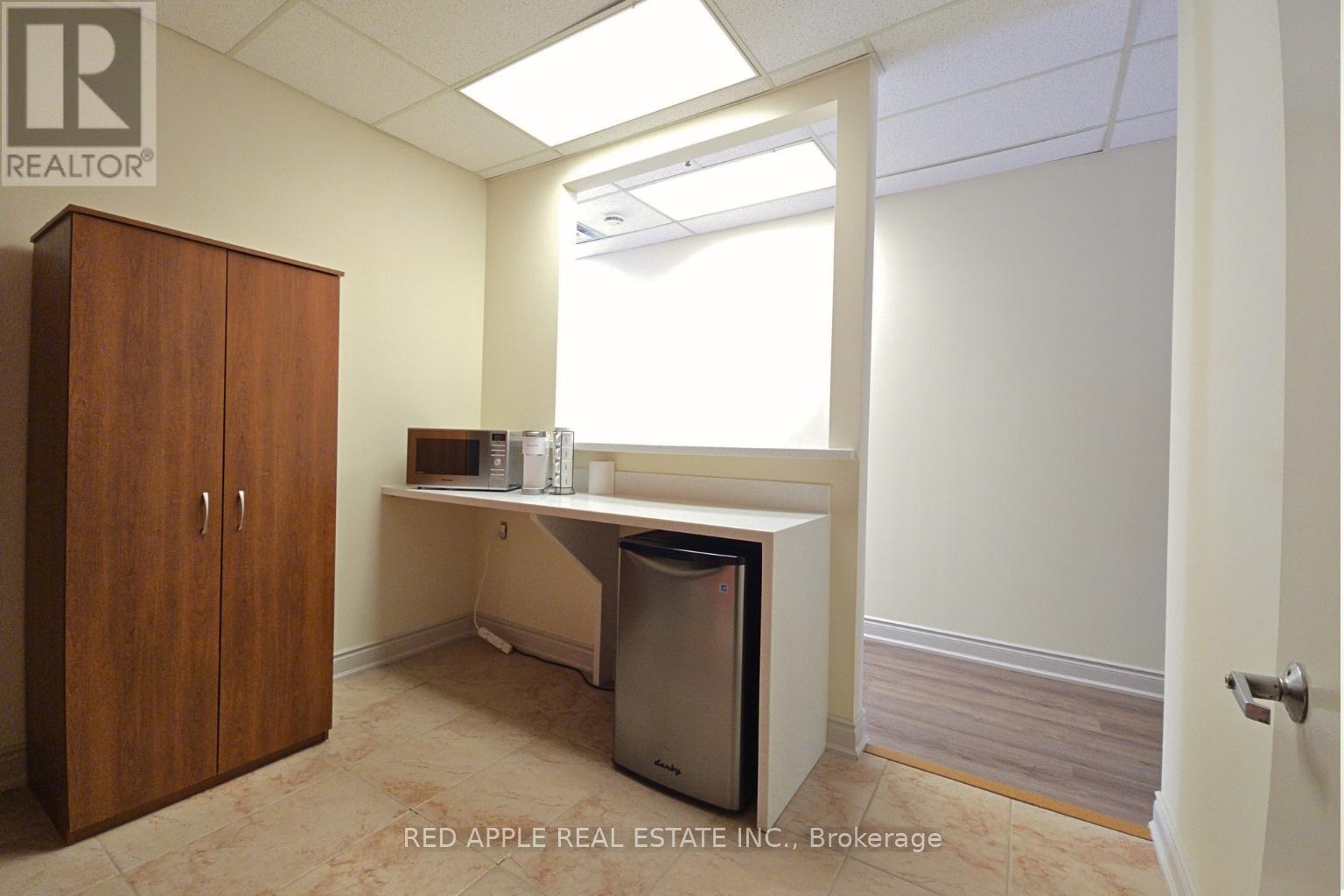 15 - 3045 Southcreek Road Property Photo 13