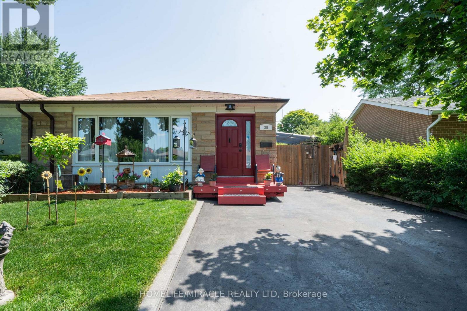 38 ASCOT AVENUE Property Photo 1