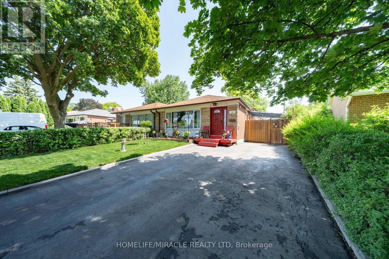 38 Ascot Avenue Property Photo 4