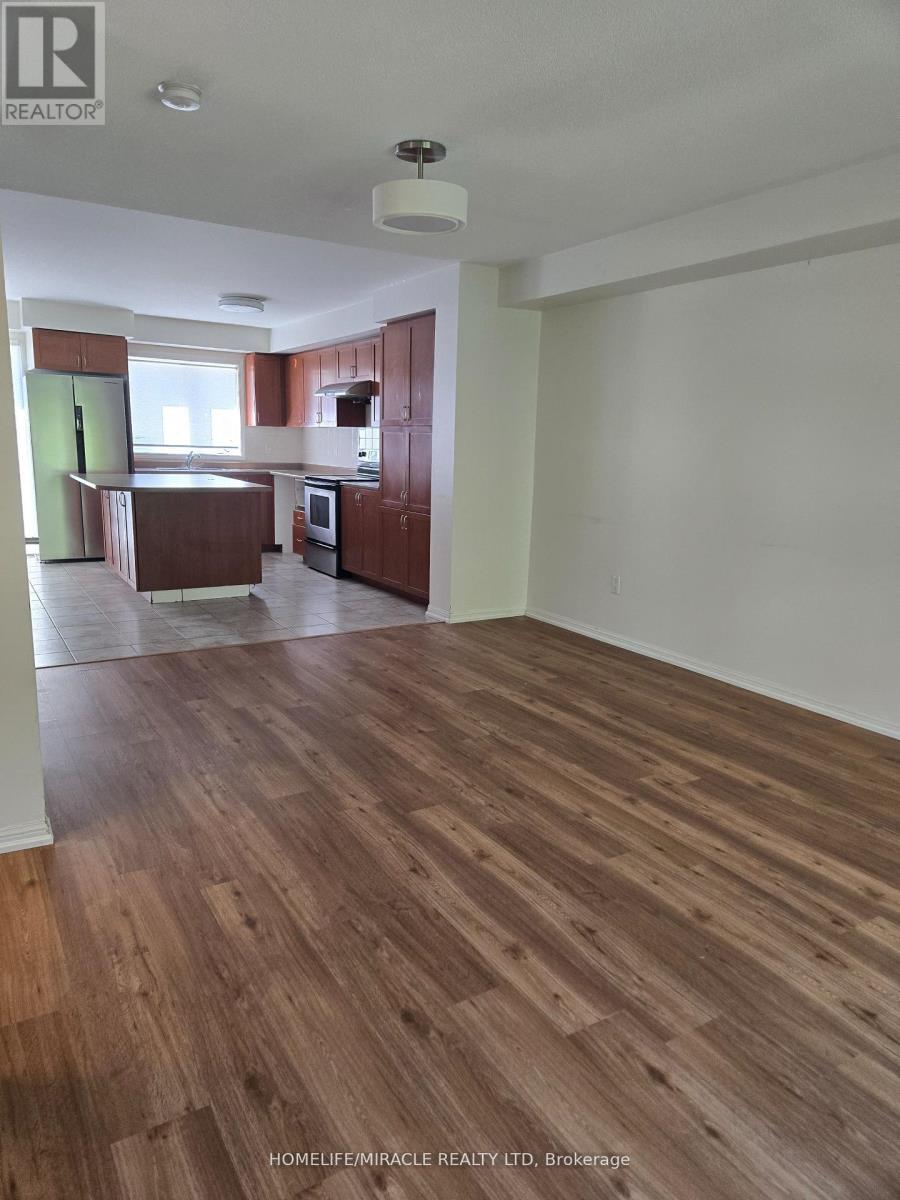 5 - 3120 Boxford Crescent Property Photo 5