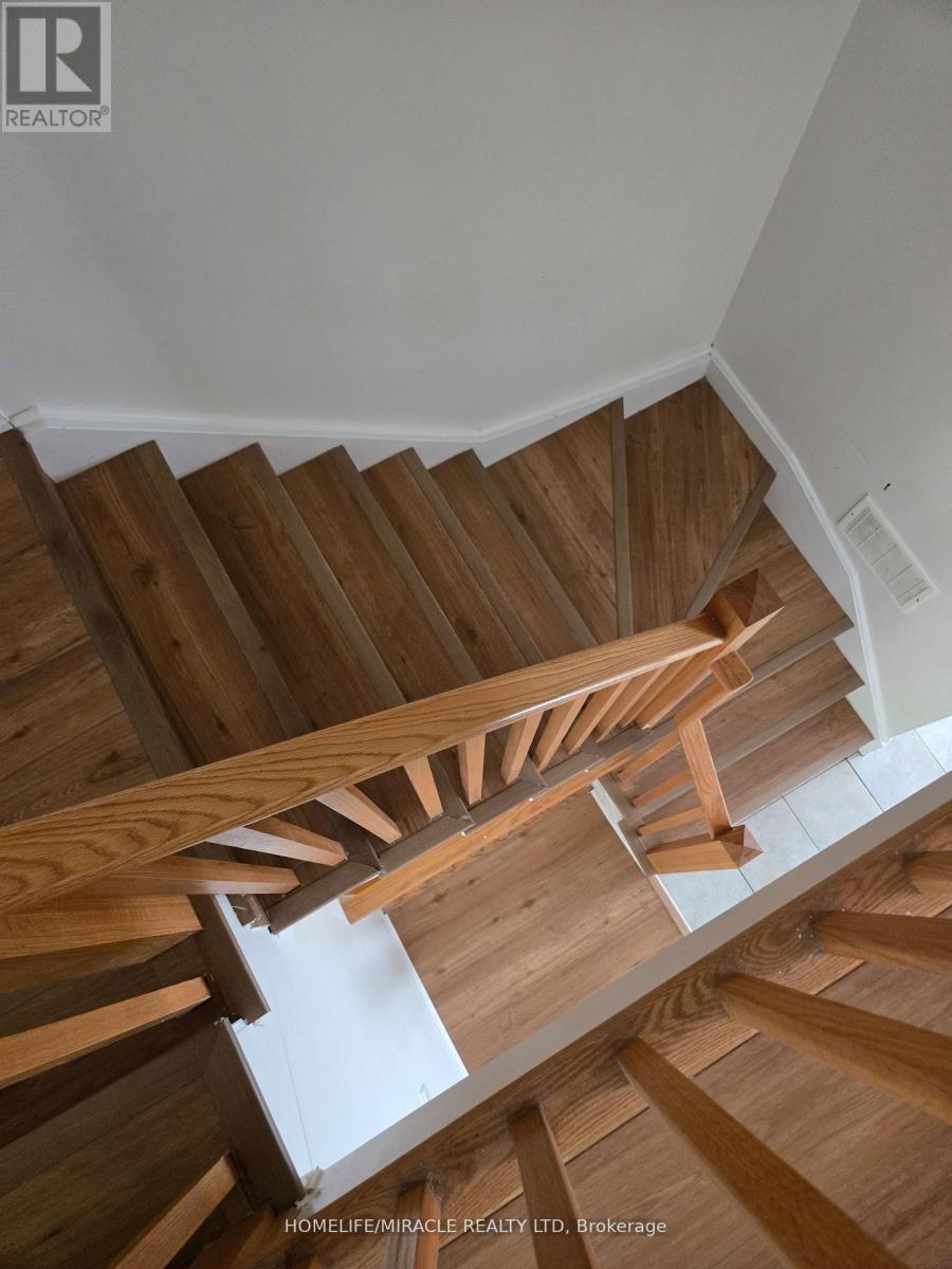 5 - 3120 Boxford Crescent Property Photo 13