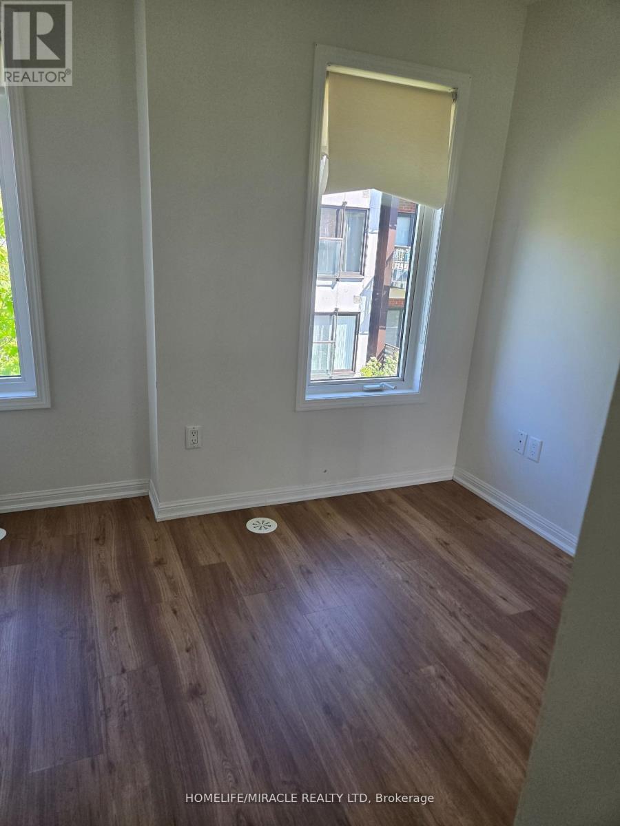 5 - 3120 Boxford Crescent Property Photo 16