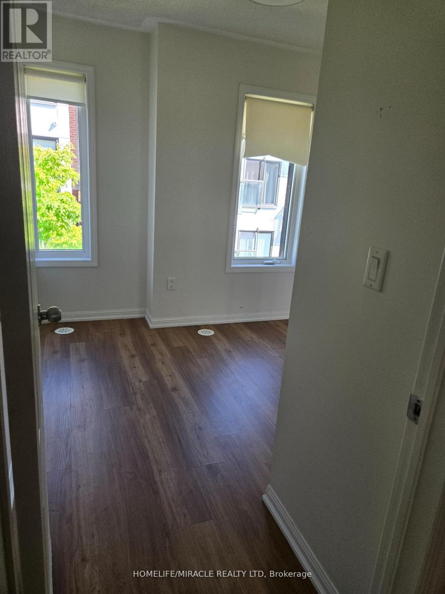 5 - 3120 Boxford Crescent Property Photo 21