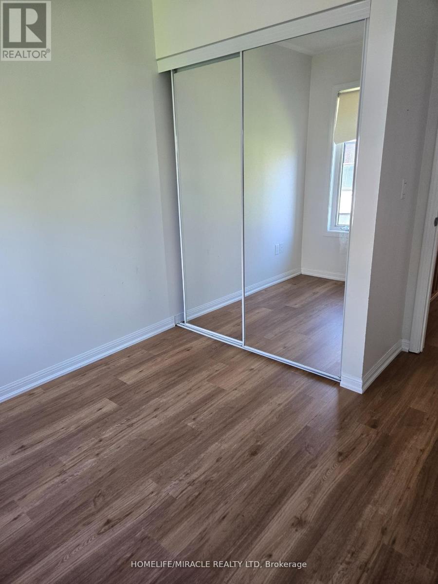 5 - 3120 Boxford Crescent Property Photo 24