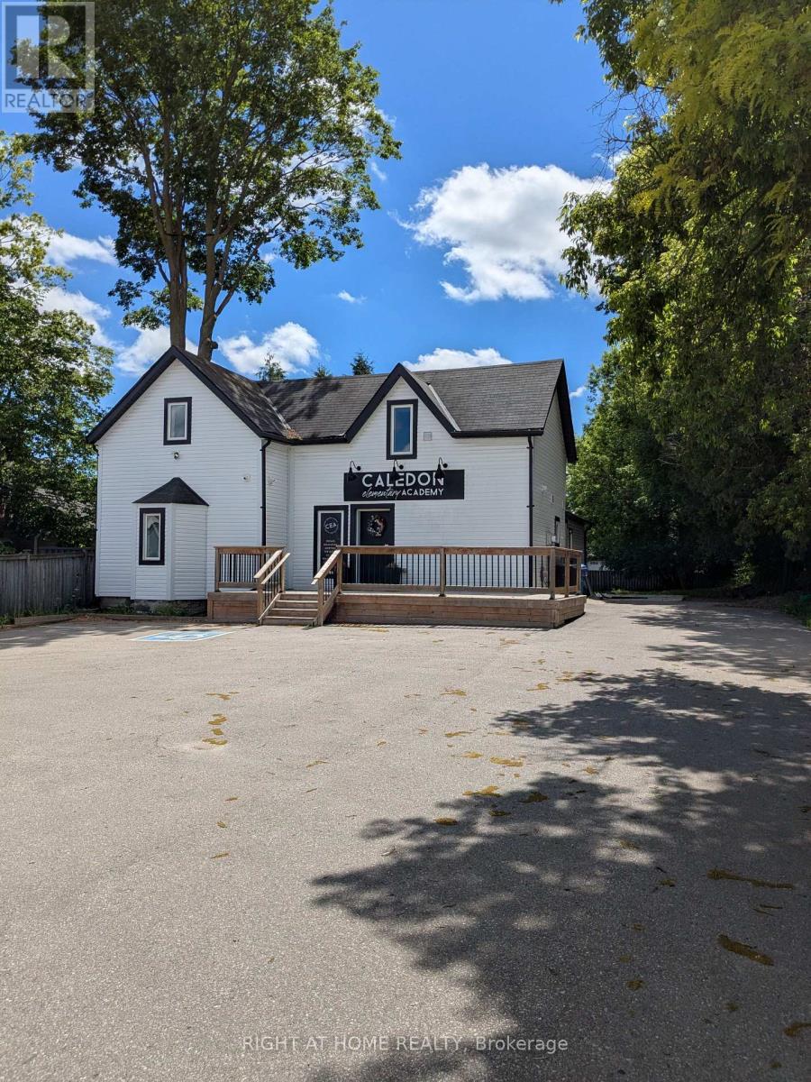 15964 Airport Road N Property Photo 1
