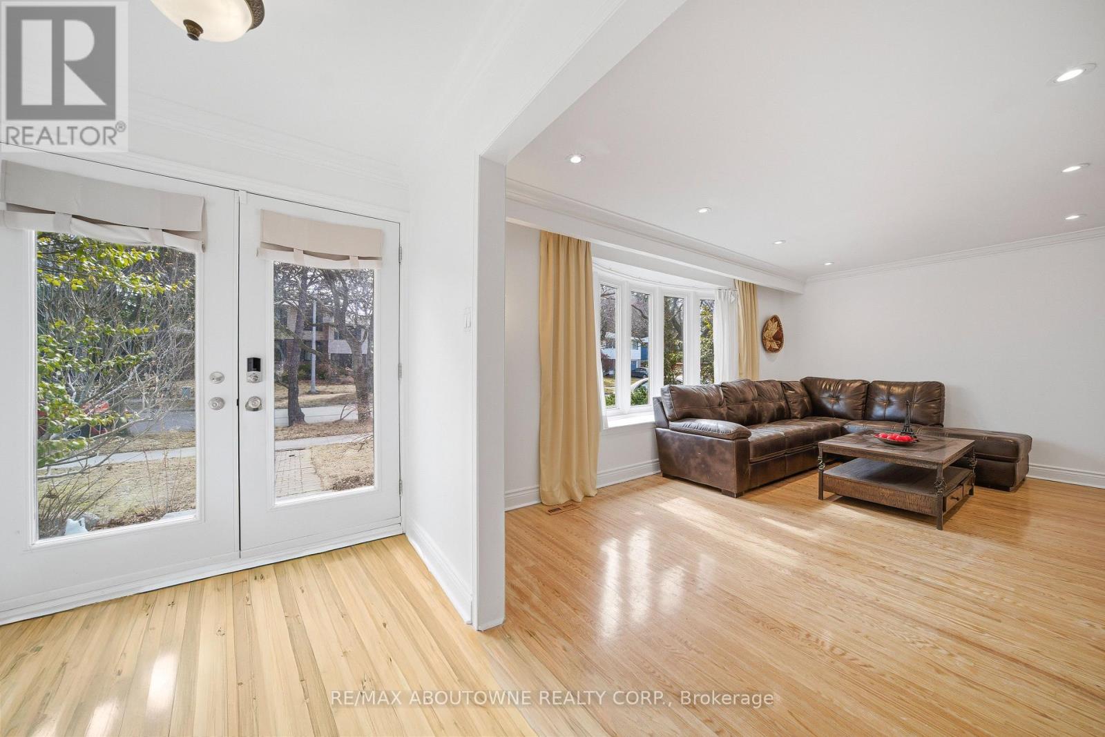 481 Anthony Drive Property Photo 3