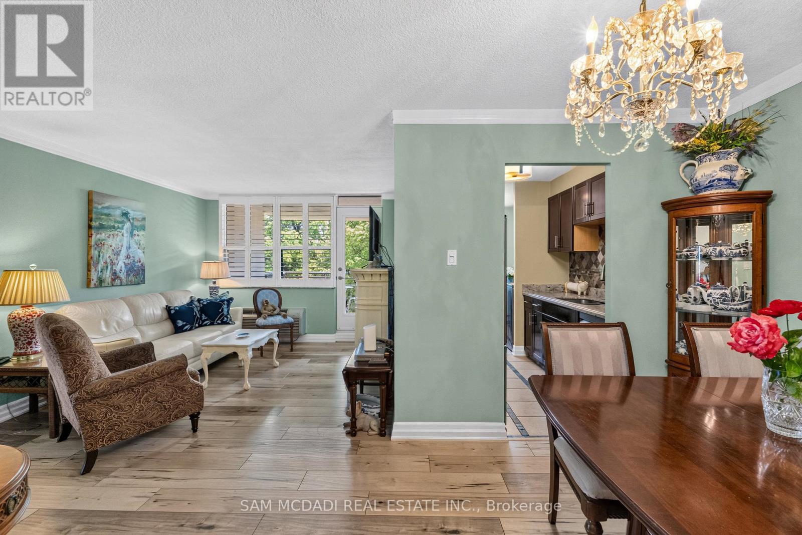 412 - 966 Inverhouse Drive Property Photo 2
