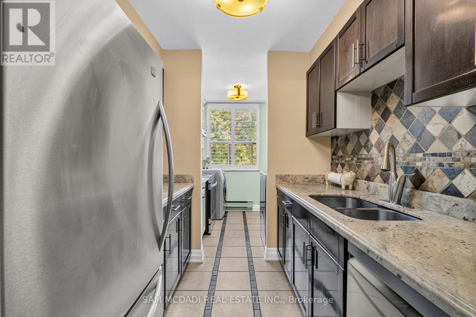 412 - 966 Inverhouse Drive Property Photo 8