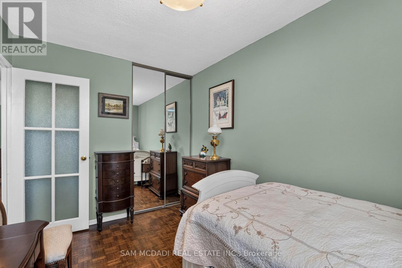 412 - 966 Inverhouse Drive Property Photo 17