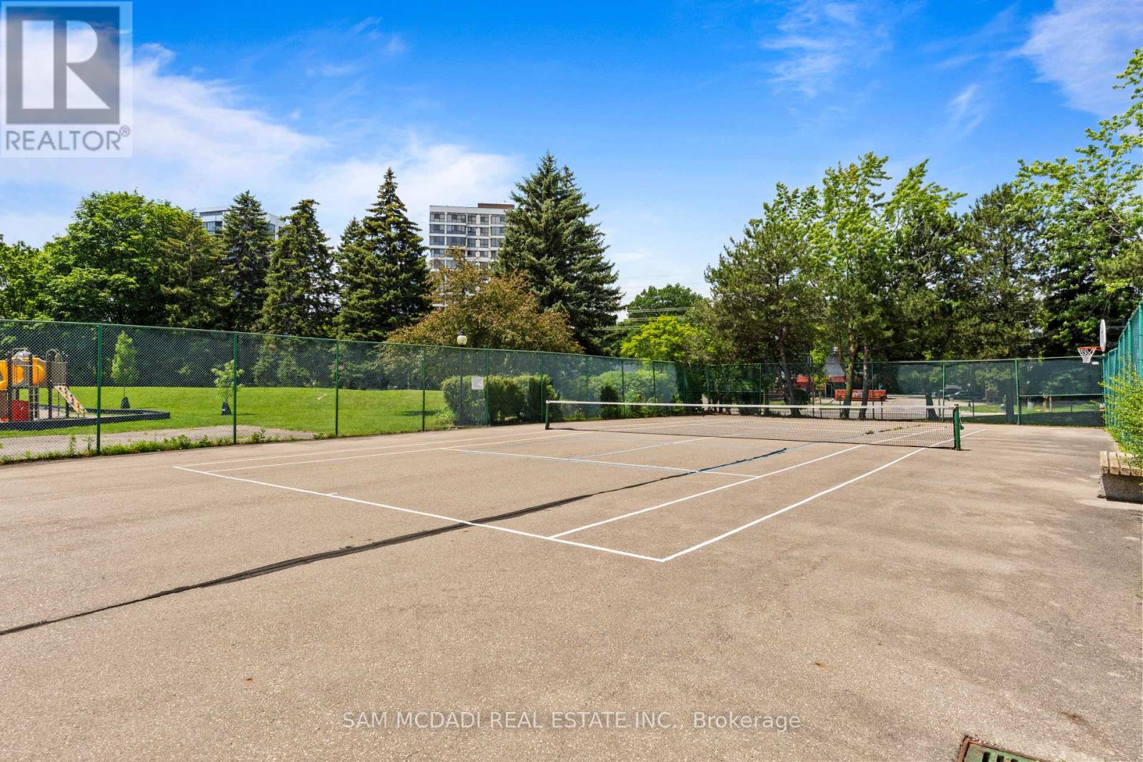 412 - 966 Inverhouse Drive Property Photo 32