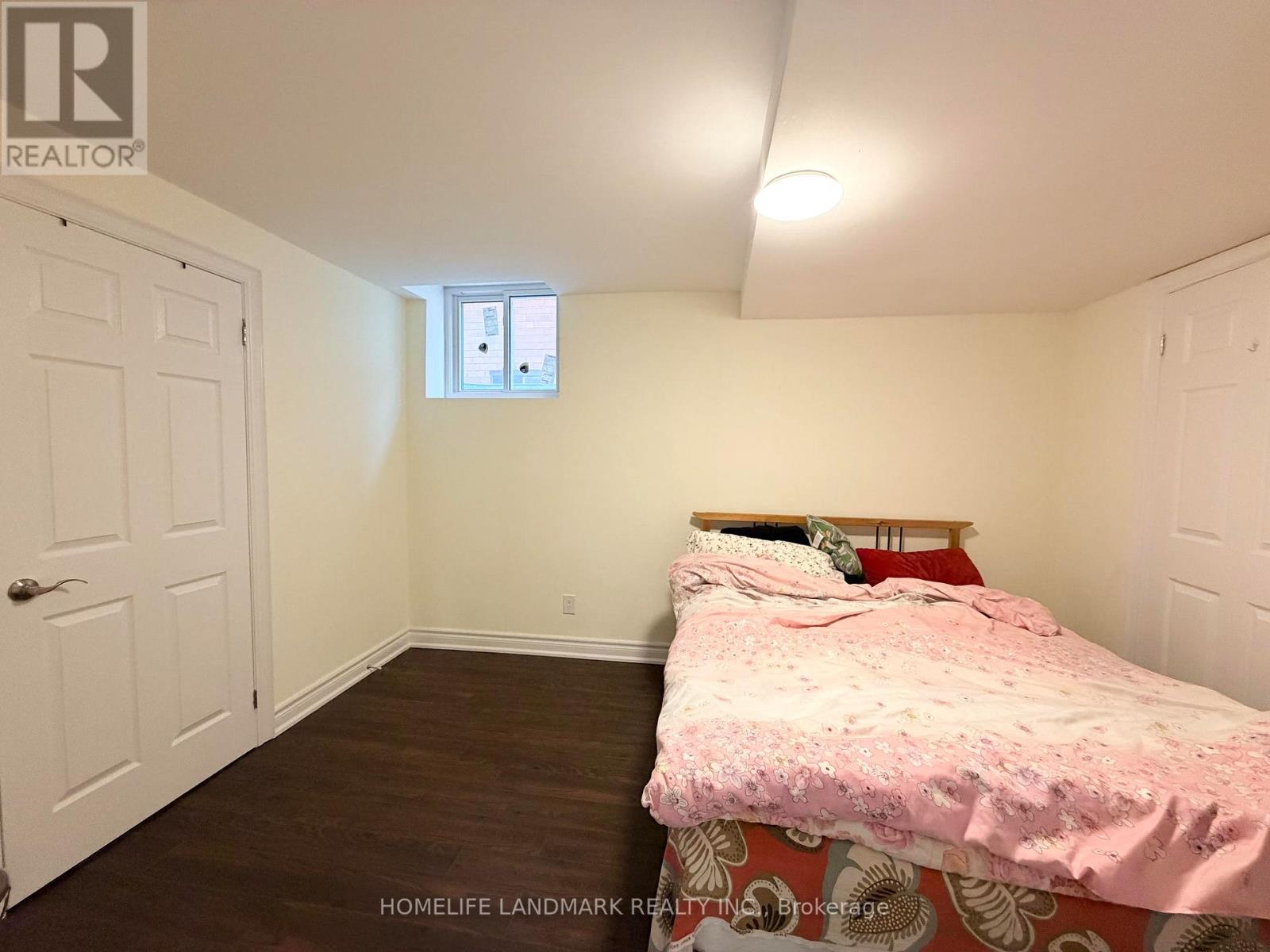 2587 Credit Valley Road Property Photo 3