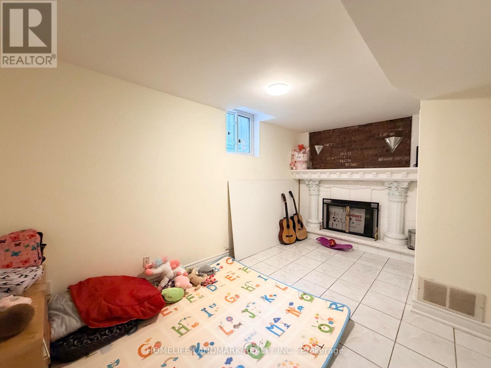 2587 Credit Valley Road Property Photo 5